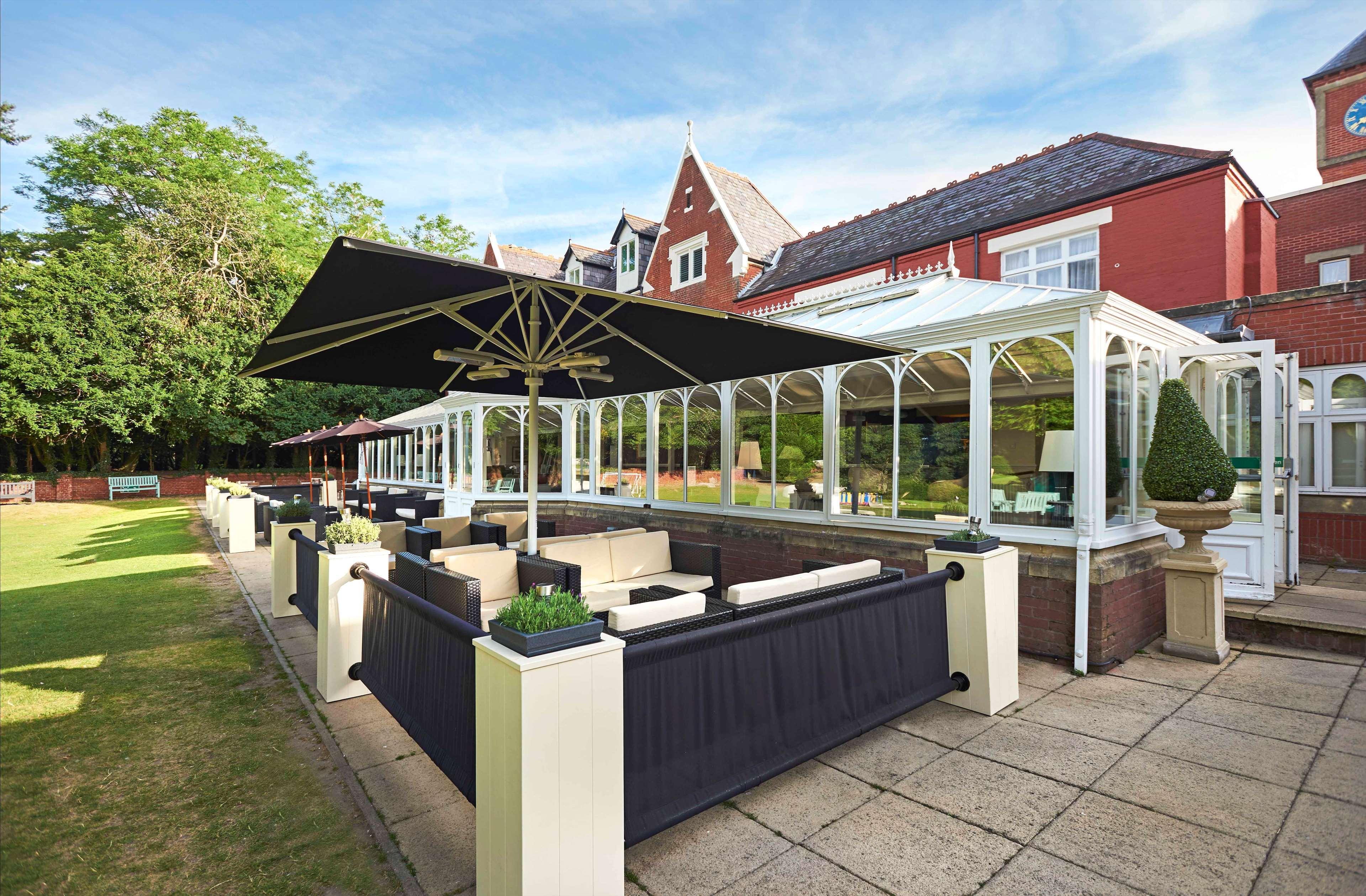 Doubletree By Hilton St. Anne'S Manor Hotel Bracknell Exterior photo